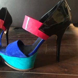 Jessica Simpson platform heels